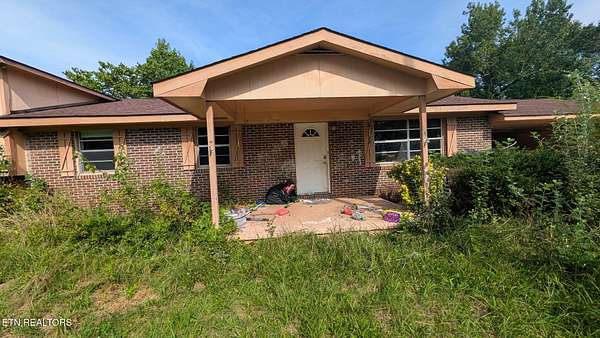 1.82 Acres of Land with Home for Sale in Decatur, Tennessee