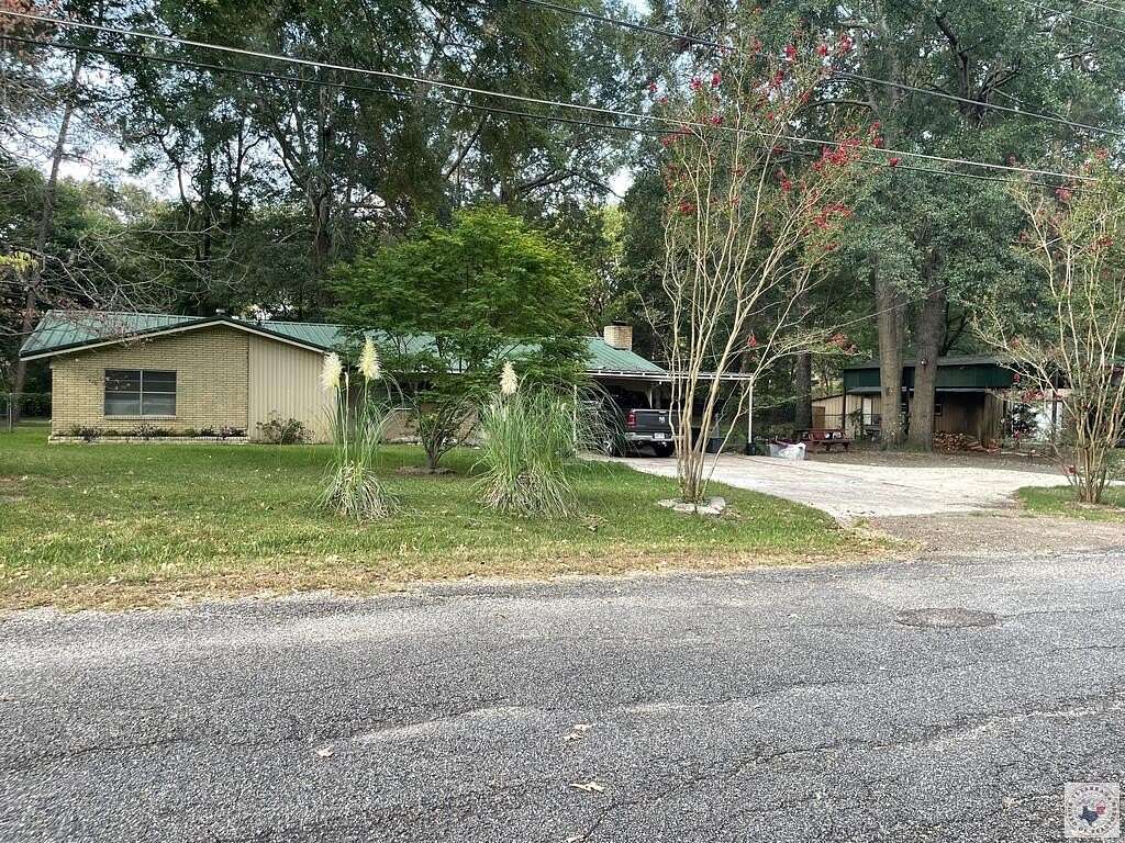 2 Acres of Land with Home for Sale in Texarkana, Arkansas