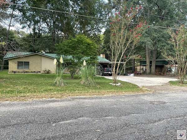2 Acres of Land with Home for Sale in Texarkana, Arkansas