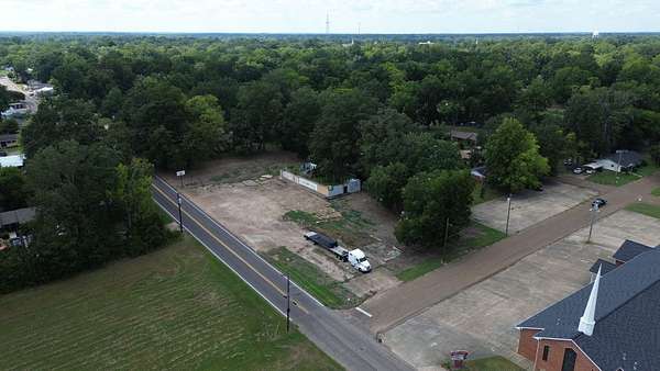 1.33 Acres of Residential Land for Sale in West Point, Mississippi