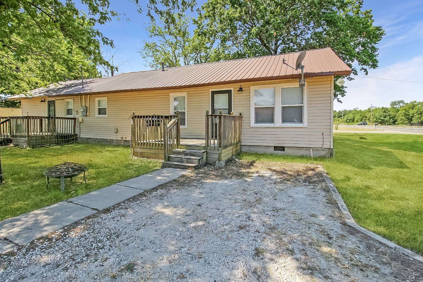 1.7 Acres of Land with Home for Sale in Parsons, Kansas