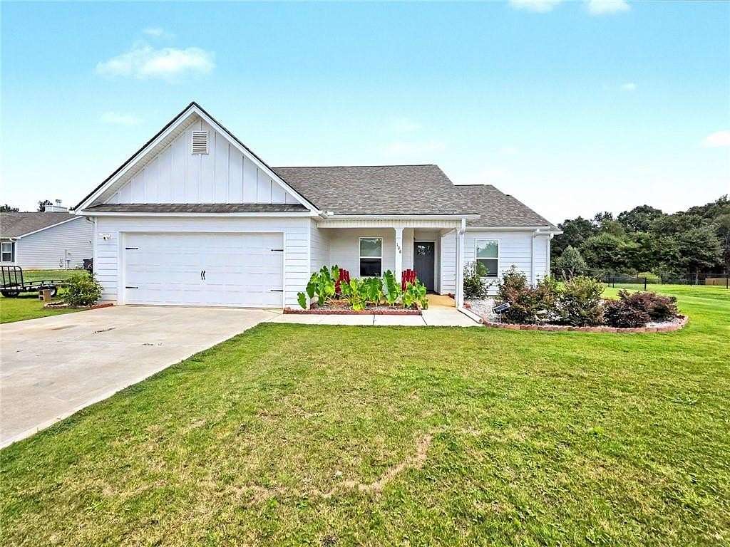 1.56 Acres of Land with Home for Sale in Winterville, Georgia
