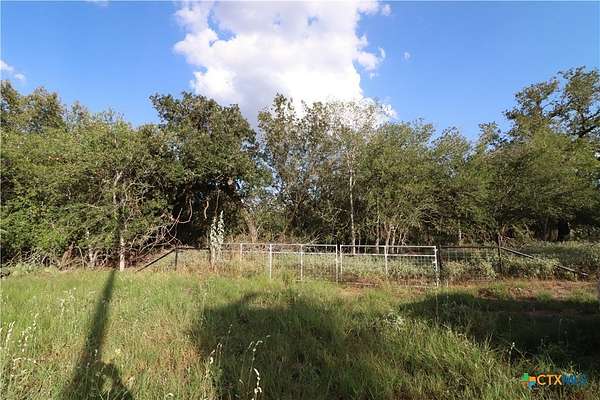 36 Acres of Land for Sale in Floresville, Texas