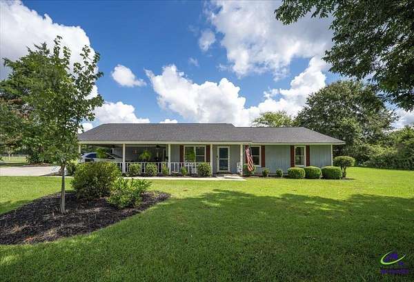 1.6 Acres of Land with Home for Sale in Byron, Georgia
