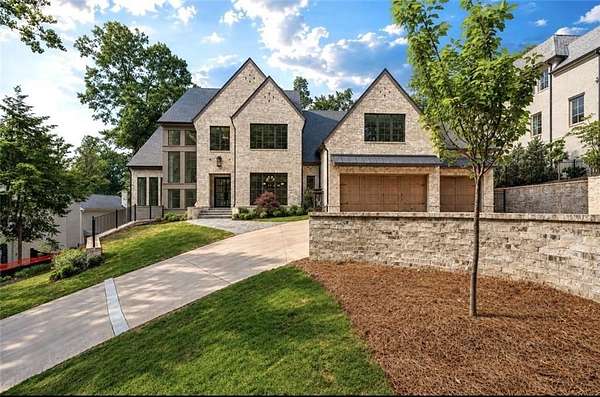 1.5 Acres of Land with Home for Sale in Atlanta, Georgia