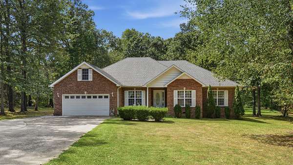 1.5 Acres of Land with Home for Sale in Tullahoma, Tennessee