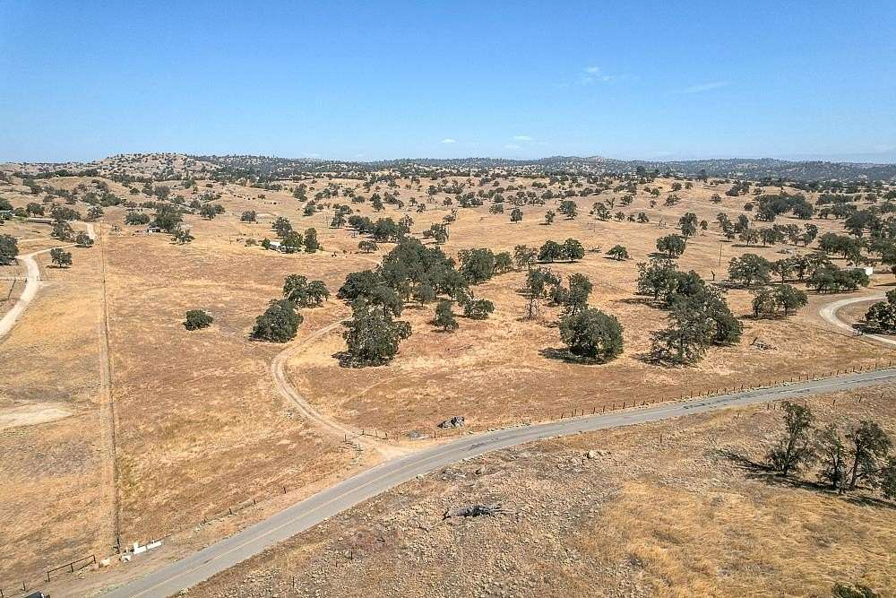 19.4 Acres of Recreational & Residential Land for Sale in Madera, California