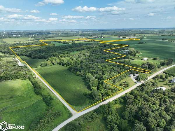 158 Acres of Land with Home for Sale in Washington, Iowa