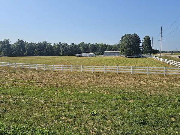 70.7 Acres of Land for Sale in Mount Vernon, Illinois