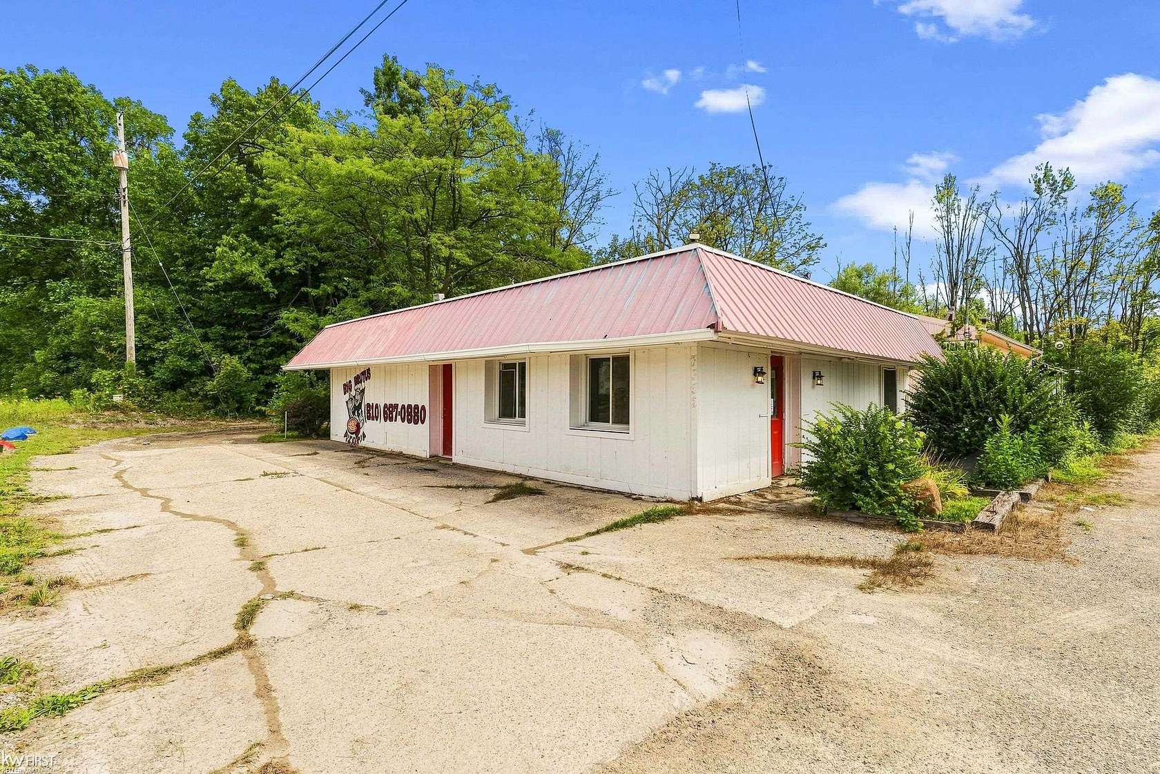 1.7 Acres of Improved Commercial Land for Sale in Mount Morris, Michigan
