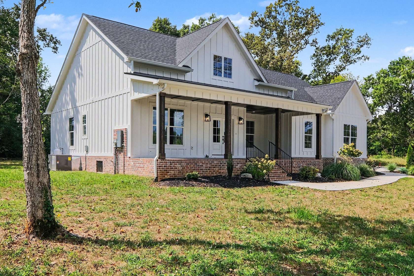 2.19 Acres of Land with Home for Sale in Murfreesboro, Tennessee