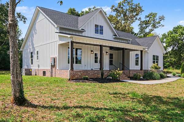 2.19 Acres of Land with Home for Sale in Murfreesboro, Tennessee