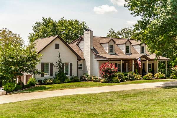 5.1 Acres of Land with Home for Sale in Hendersonville, Tennessee