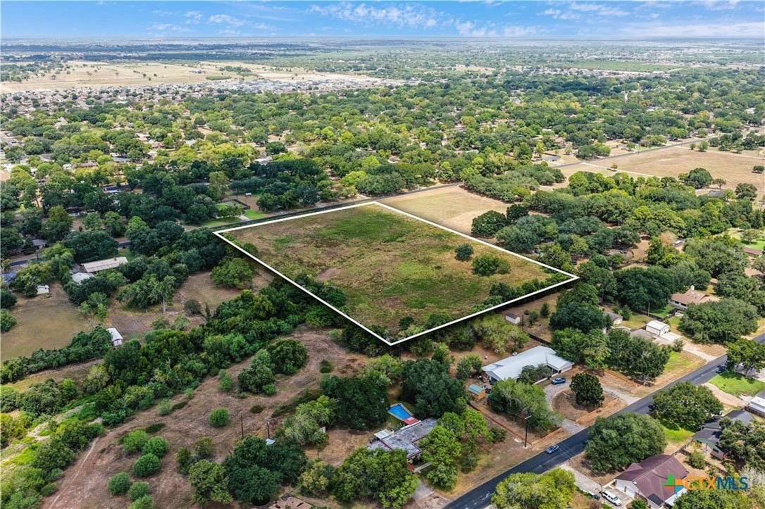 6.88 Acres of Residential Land for Sale in Victoria, Texas