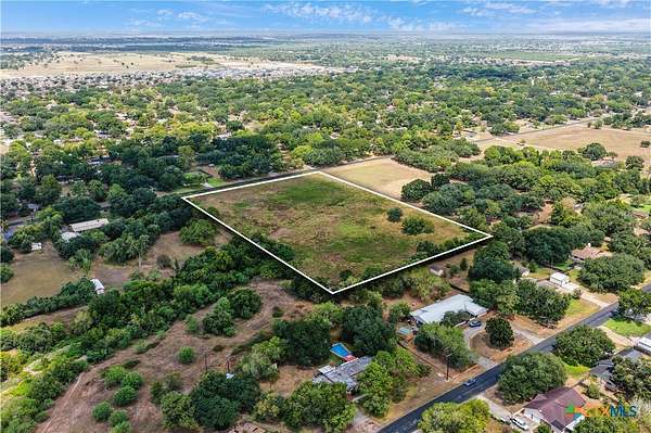 6.88 Acres of Residential Land for Sale in Victoria, Texas