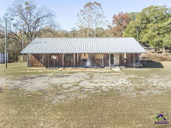5 Acres of Land with Home for Sale in Hawkinsville, Georgia