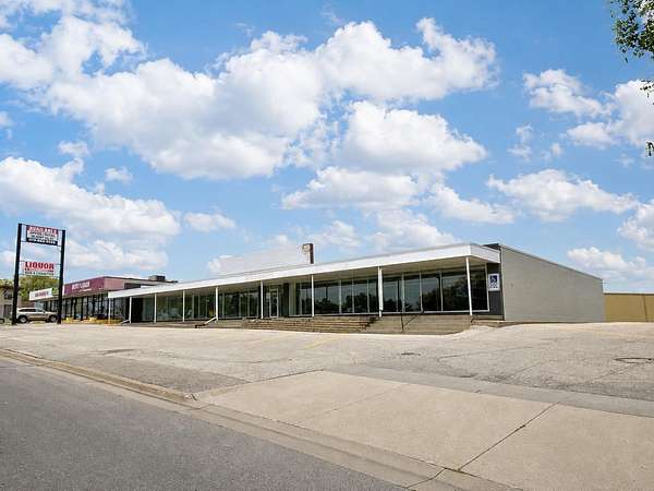 2.44 Acres of Commercial Land for Lease in Waterloo, Iowa