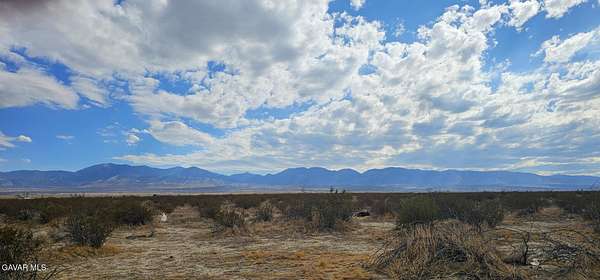 5 Acres of Mixed-Use Land for Sale in Pearblossom, California