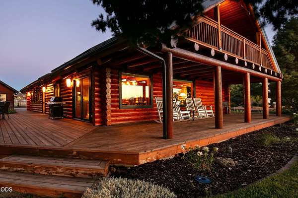 5.2 Acres of Land with Home for Sale in Redmond, Oregon