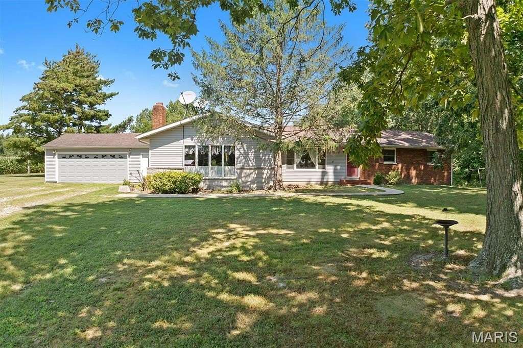 8.48 Acres of Land with Home for Sale in Walnut Hill, Illinois