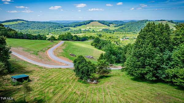 29.5 Acres of Recreational & Residential Land for Sale in Thorn Hill, Tennessee