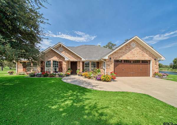 28 Acres of Recreational Land with Home for Sale in Winnsboro, Texas