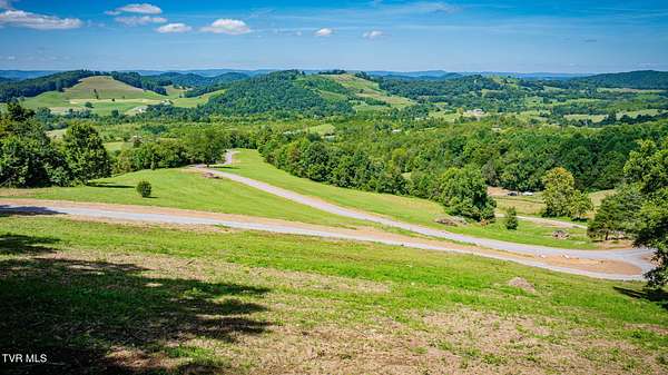 24.6 Acres of Recreational & Residential Land for Sale in Thorn Hill, Tennessee