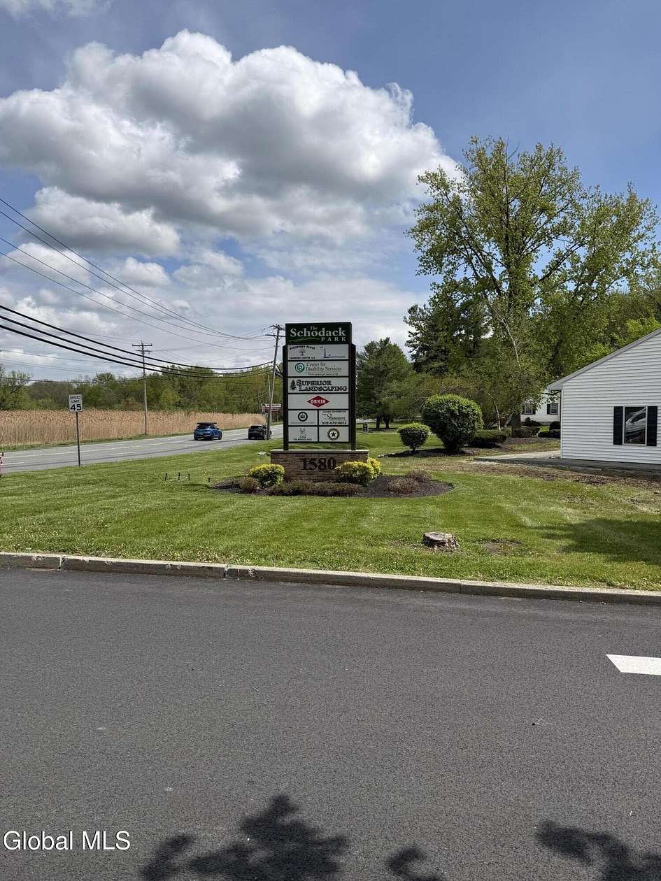 5.33 Acres of Improved Commercial Land for Sale in Schodack Town, New York