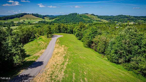 7.5 Acres of Residential Land for Sale in Thorn Hill, Tennessee