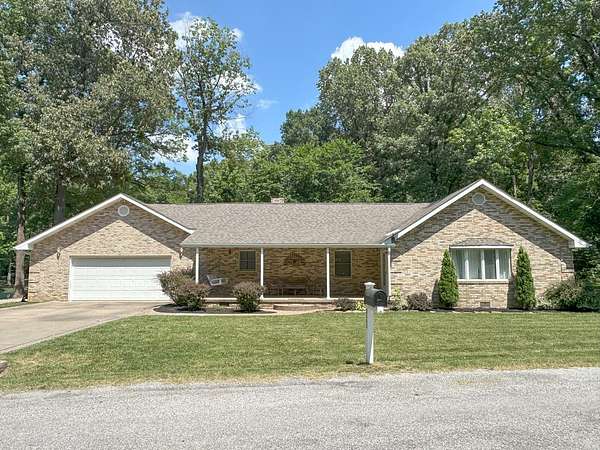5 Acres of Land with Home for Sale in Metropolis, Illinois