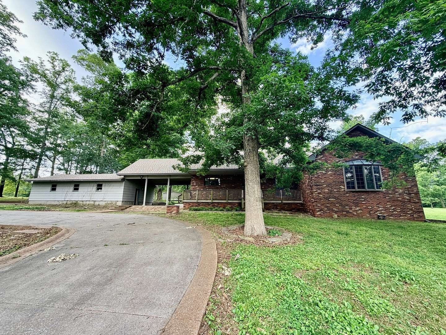 8.46 Acres of Land with Home for Sale in Metropolis, Illinois
