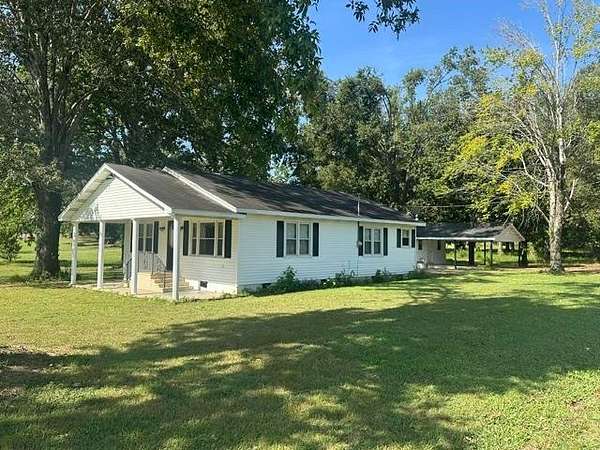 2.2 Acres of Land with Home for Sale in Savannah, Tennessee