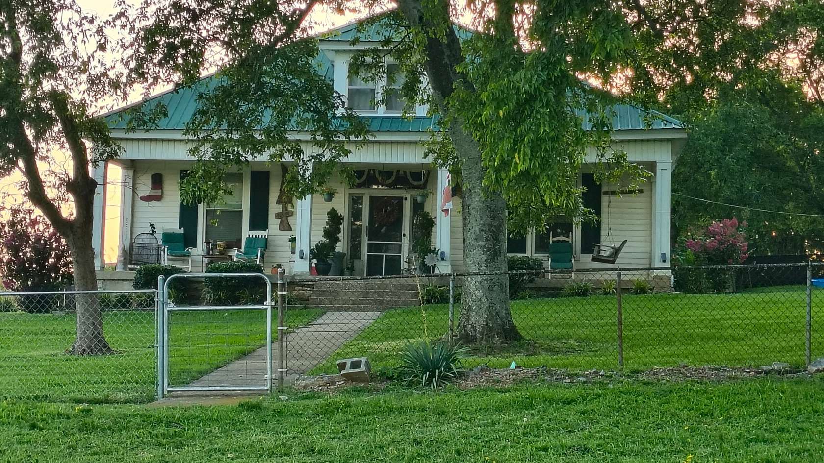 8.85 Acres of Land with Home for Sale in Lebanon, Tennessee