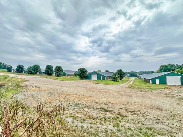 32 Acres of Agricultural Land with Home for Sale in Cave City, Arkansas