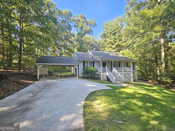 5.89 Acres of Land with Home for Sale in Stockbridge, Georgia