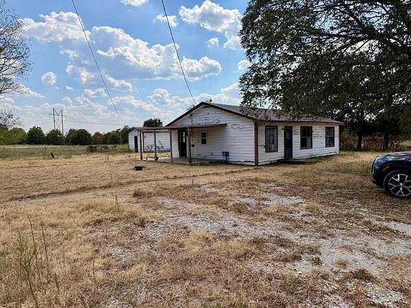 5 Acres of Land with Home for Sale in Ardmore, Oklahoma
