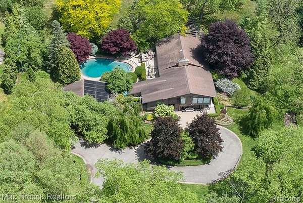 1.7 Acres of Land with Home for Sale in Bloomfield Township, Michigan
