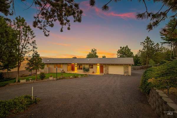 5.22 Acres of Land with Home for Sale in Clarkston, Washington