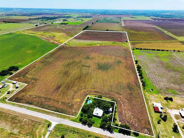 73.2 Acres of Agricultural Land for Sale in Martindale, Texas