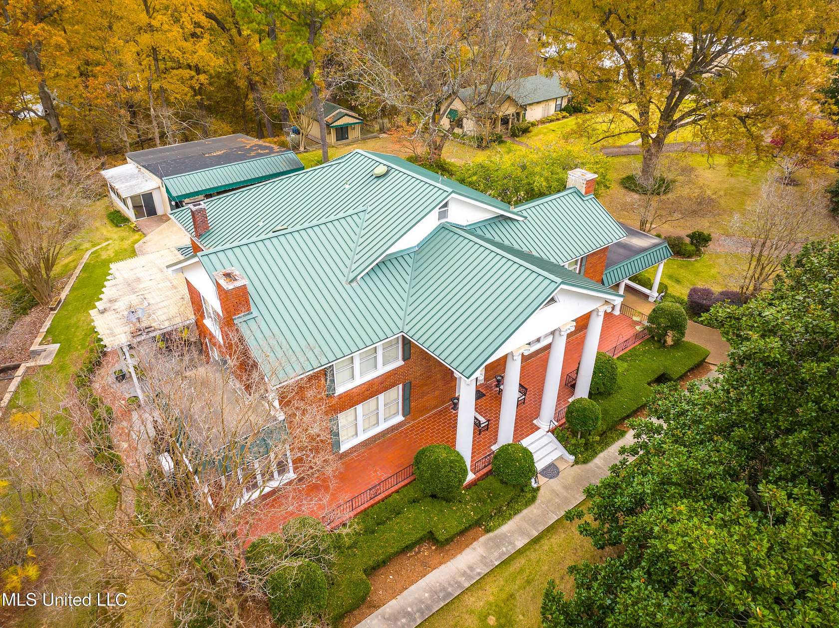 6 Acres of Land with Home for Sale in Lake Cormorant, Mississippi