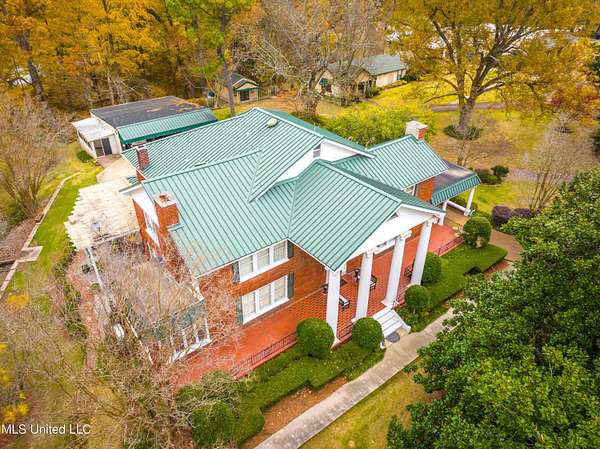 6 Acres of Land with Home for Sale in Lake Cormorant, Mississippi