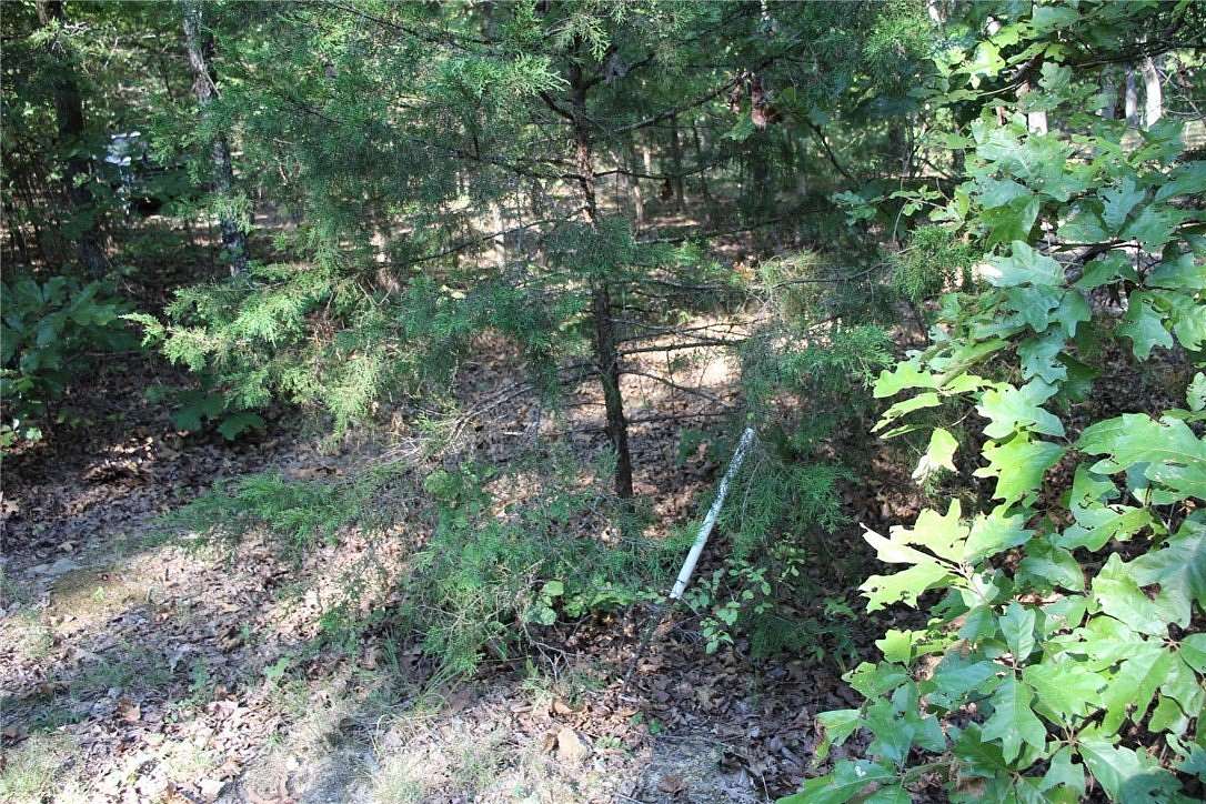 2.6 Acres of Residential Land for Sale in Flippin, Arkansas