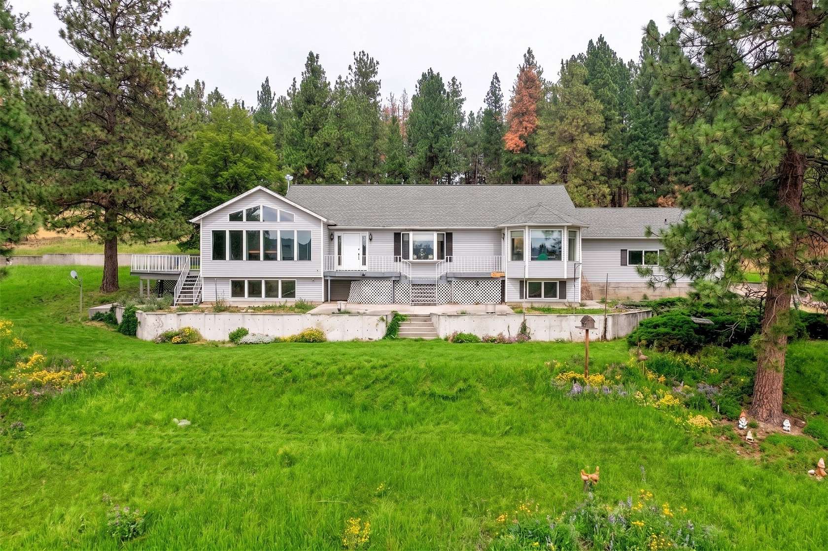 15.5 Acres of Land with Home for Sale in Victor, Montana
