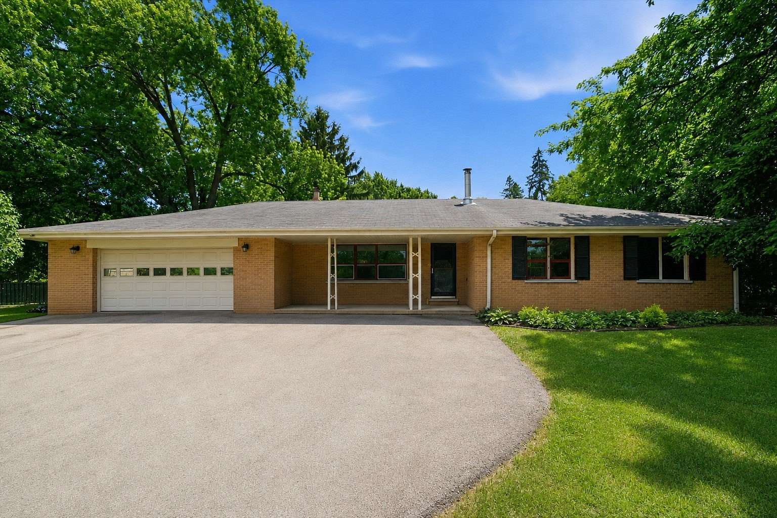 1.75 Acres of Land with Home for Sale in Inverness, Illinois