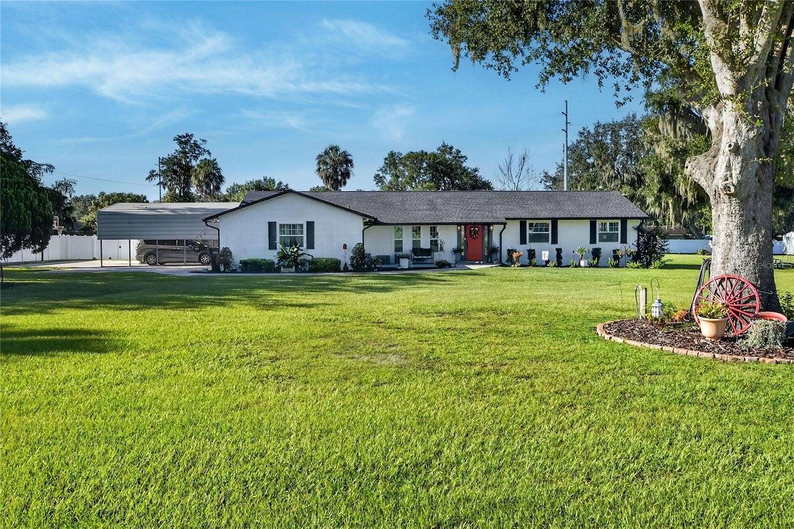 2.5 Acres of Land with Home for Sale in Mulberry, Florida
