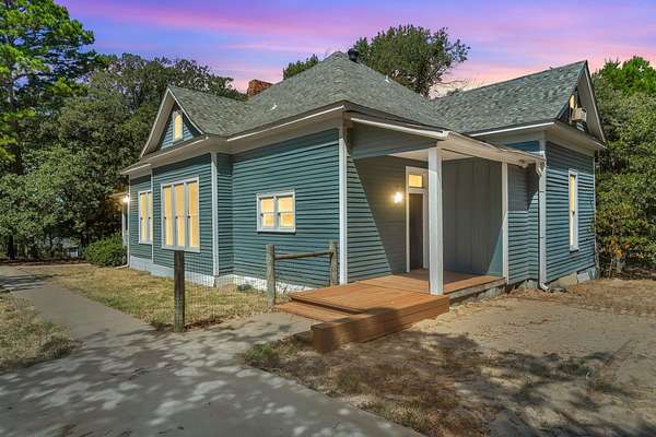 5.19 Acres of Land with Home for Sale in Mineola, Texas