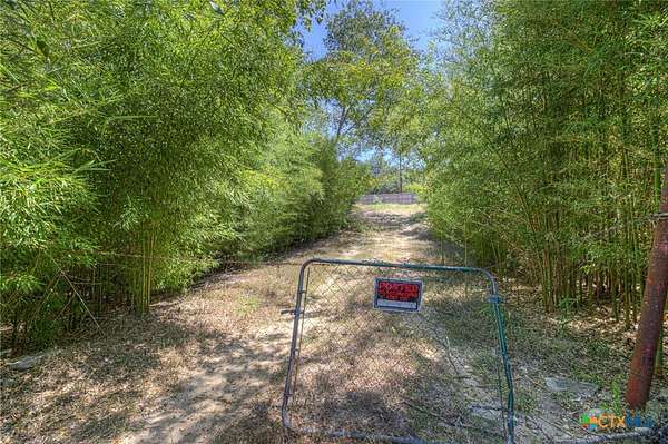 1.16 Acres of Residential Land for Sale in Canyon Lake, Texas