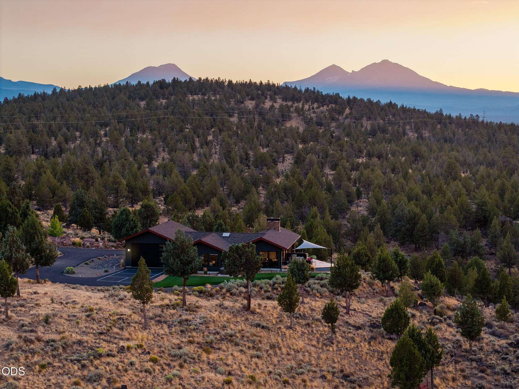 19 Acres of Recreational Land with Home for Sale in Sisters, Oregon