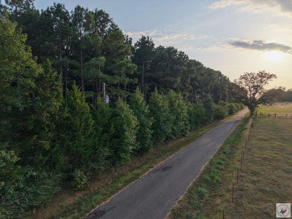 105 Acres of Recreational Land for Sale in Atlanta, Texas