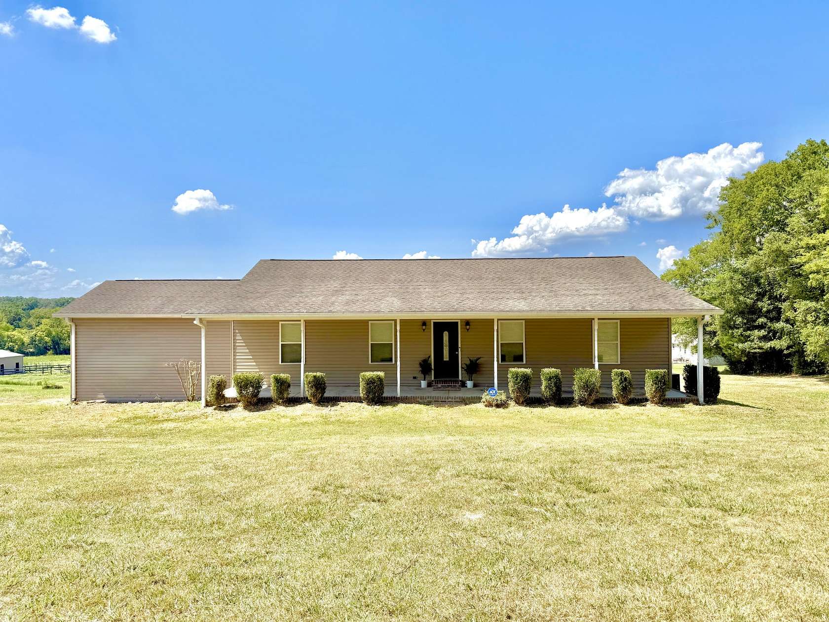 1.63 Acres of Land with Home for Sale in Castalian Springs, Tennessee